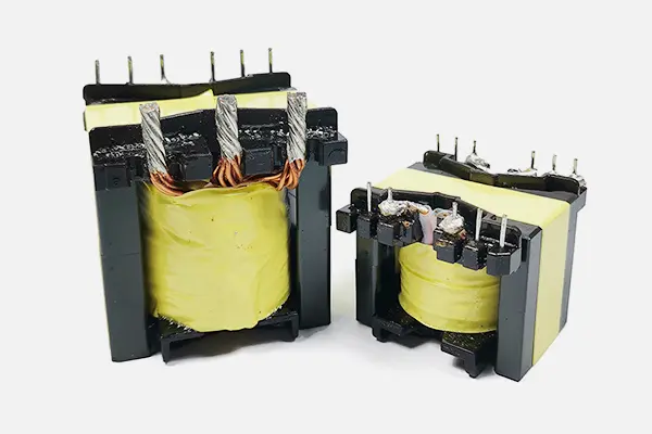 Wat is de verbinding tussen de hoogfrequente transformatorkern en de transformator?